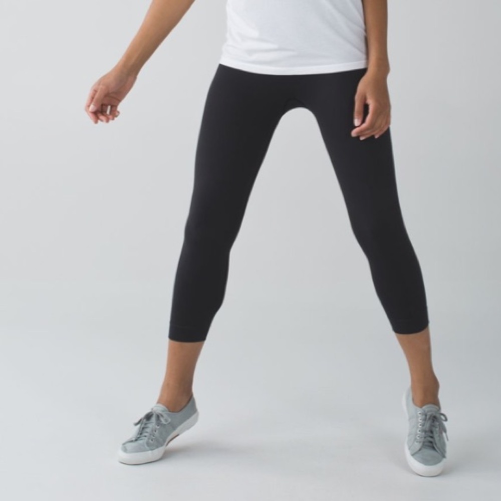 Lululemon Zone In Crop black compression cropped leggings capris size 8